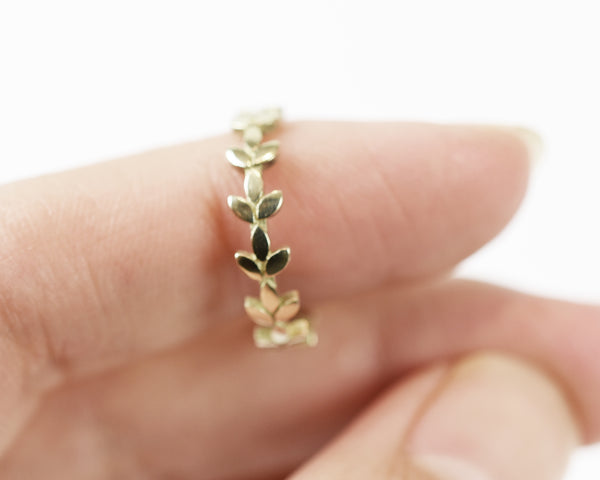 Petite Leaves Ring